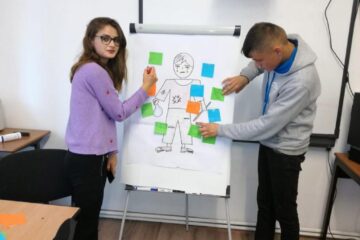 Activitate de prevenire a abandonului școlar, la Centrul „Sf. Andrei” din Gura Humorului