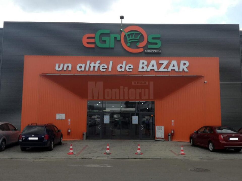 MOȘ CRĂCIUN ÎȘI UMPLE SACUL DE CADOURI LA EGROS SHOPPING SUCEAVA