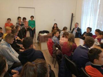 Activitate de prevenire a abandonului școlar, la Centrul „Sf. Andrei” din Gura Humorului