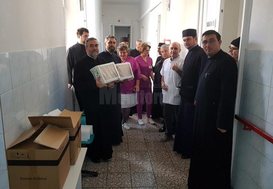 Aparate medicale donate spitalului de către preoții din Protoieria Fălticeni
