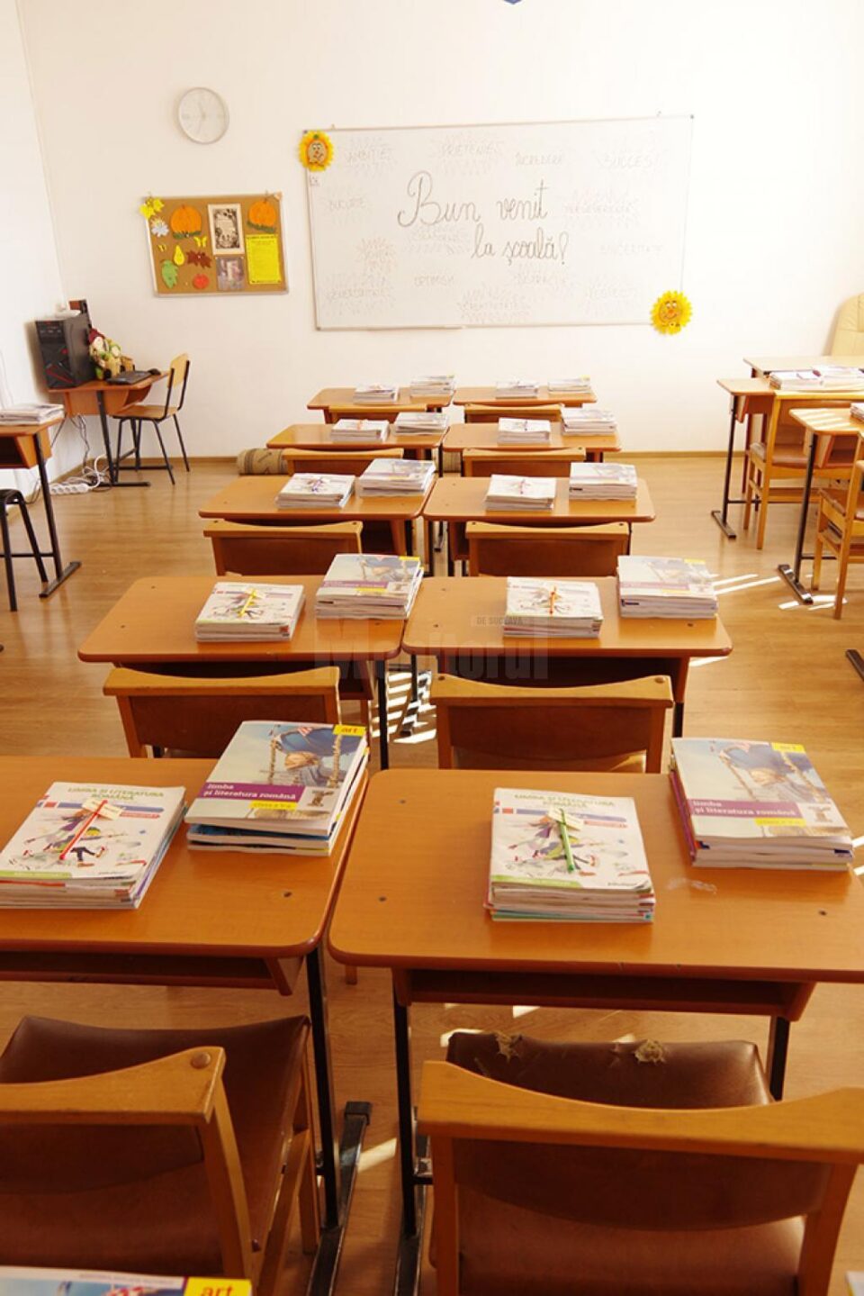 Manualele de fizică și matematică încă nu au ajuns pe băncile elevilor