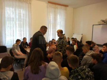 „Copiii străzii - capcane nevăzute!”, activitate de prevenire a abandonului școlar, la Centrul „Sf. Andrei” din Gura Humorului