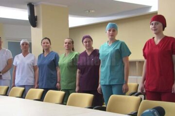 Noile uniforme