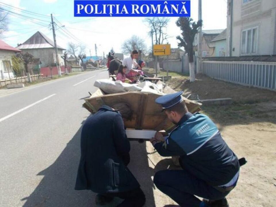 Au fost montate 20 de plăcuțe reflectorizante pe căruțe