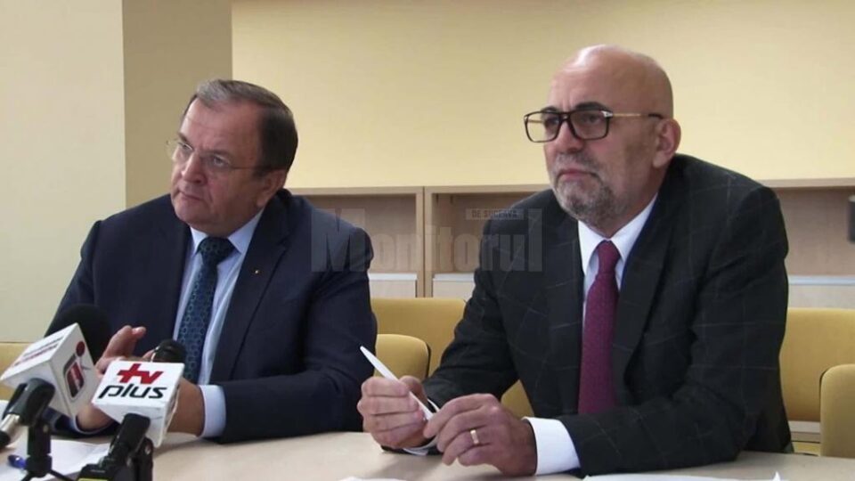 Președintele Consiliului Județean Suceava, Gheorghe Flutur, și managerul spitalului, Vasile Rîmbu Președintele Consiliului Județean Suceava, Gheorghe Flutur, și managerul spitalului, Vasile Rîmbu