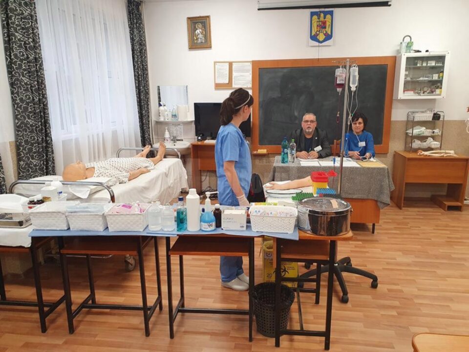 Concursul „Asistentul medical - Punte între starea de sănătate și boală a pacientului” Concursul „Asistentul medical - Punte între starea de sănătate și boală a pacientului”
