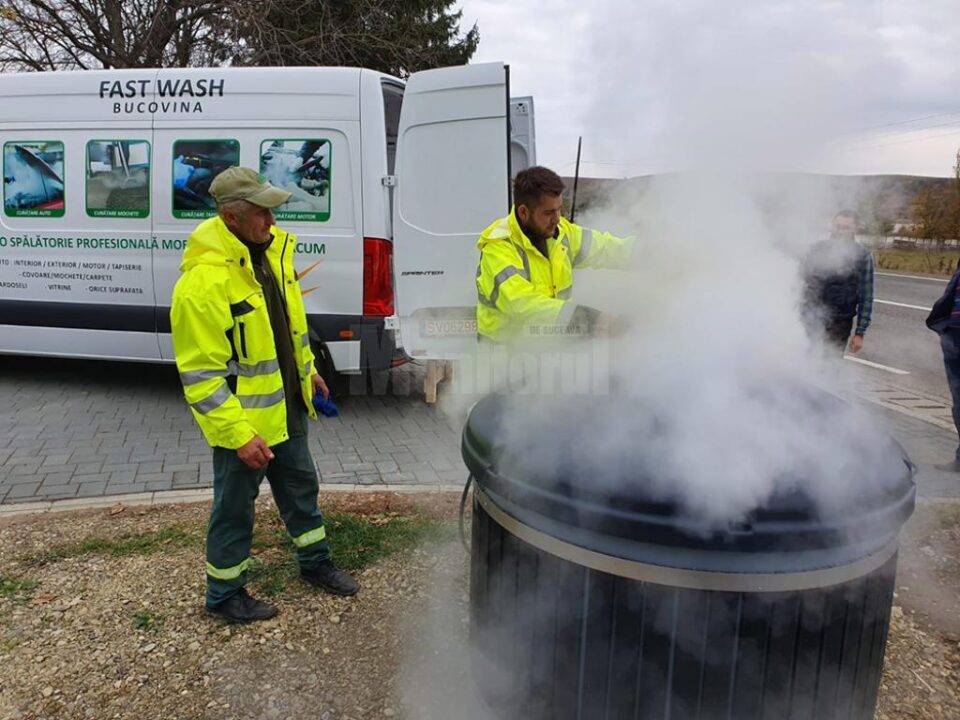 Containerele de gunoi din Suceava, igienizate periodic, inclusiv cu abur fierbinte