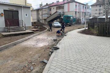 Str. Calea Transilvaniei din Vatra Dornei este reabilitată cu fondurile primăriei Str. Calea Transilvaniei din Vatra Dornei este reabilitată cu fondurile primăriei