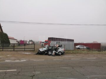 Accident rutier grav, cu două persoane încarcerate, la ieșirea din municipiul Rădăuți