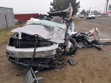 Accident rutier grav, cu două persoane încarcerate, la ieșirea din municipiul Rădăuți