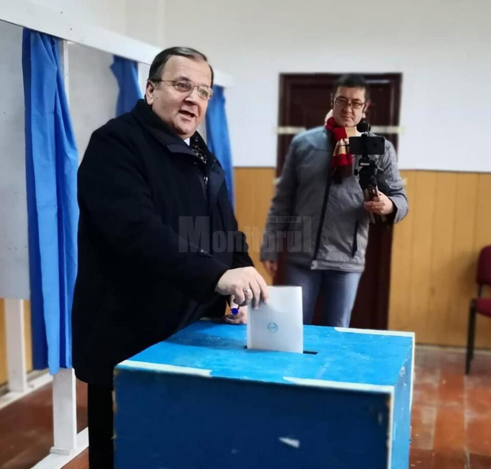 Gheorghe Flutur a votat pentru un președinte care va scoate Moldova și Suceava din izolare Gheorghe Flutur a votat pentru un președinte care va scoate Moldova și Suceava din izolare
