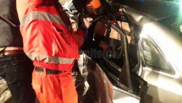 Accident rutier grav, cu două persoane încarcerate, la ieșirea din municipiul Rădăuți