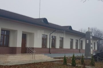 Imagine din 2019 cu școala din Fântâna Mare