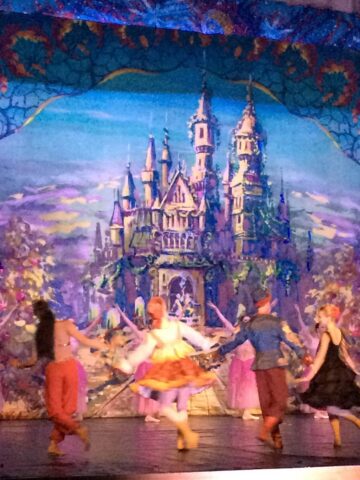 Zeci de soliști ai Teatrului de Operă și Balet din Kiev, aplaudați îndelung la Suceava, după spectacolul „Spărgătorul de nuci”