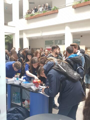 Angajatorii din Suceava, Iași și Botoșani au ofertat studenții suceveni cu peste 300 de locuri de muncă