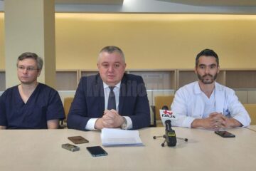 Dr. Lucian Iacob, dr. Mircea Macovei și dr. Gelu Duprii