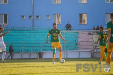 Genunchiul lui Adrian Avrămia a cedat din nou. Foto Costi Solovastru