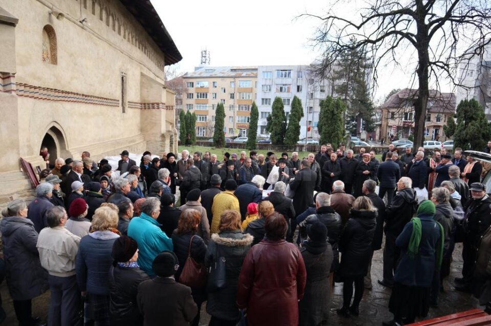 Familia , prietenii și colegii de partid alaturi de fostul viceprimar și consilier local Bogdan Bicsi, pe ultimul drum 2