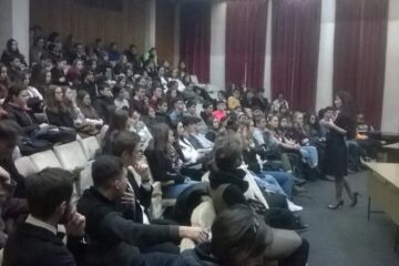 „Adolescența - comunicare și acceptare” - o conferință de mare folos pentru tineri