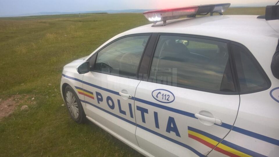 Fugarul a fost prins în urma colaborării dintre două echipaje de poliție Fugarul a fost prins în urma colaborării dintre două echipaje de poliție