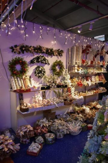 Util: unde găsești aproape tot ce ai nevoie pentru decorarea casei de Crăciun.