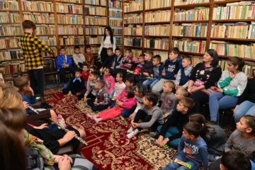 Copiii de la Așezământul Rădăuți au ajuns la sufletul profesorilor și elevilor de la Colegiul de Artă