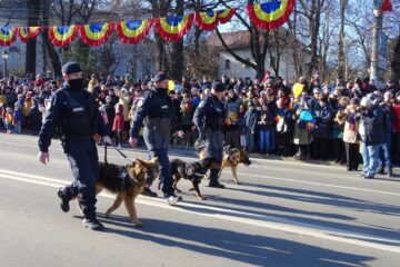 Parada de 1 Decembrie, din centrul Sucevei, a fost urmarită de mii de oameni