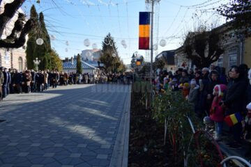 Ziua Națională a României a fost marcată la Fălticeni prin depuneri de coroane de flori