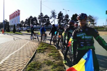 Membrii Asociației Sportive „Suceava pe Bicicletă”, prezenți la manifestările dedicate Zilei Naționale a României