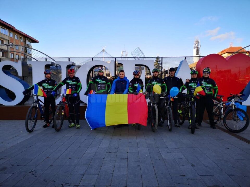 Membrii Asociației Sportive „Suceava pe Bicicletă”, prezenți la manifestările dedicate Zilei Naționale a României 2
