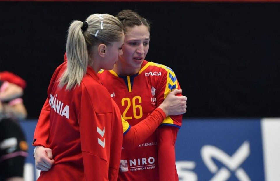Anca Polocoșer (nr. 26) a plâns după înfrângerea cu Spania, dar s-a revanșat în jocul cu Senegal FOTO GSP.RO Anca Polocoșer (nr. 26) a plâns după înfrângerea cu Spania, dar s-a revanșat în jocul cu Senegal FOTO GSP.RO