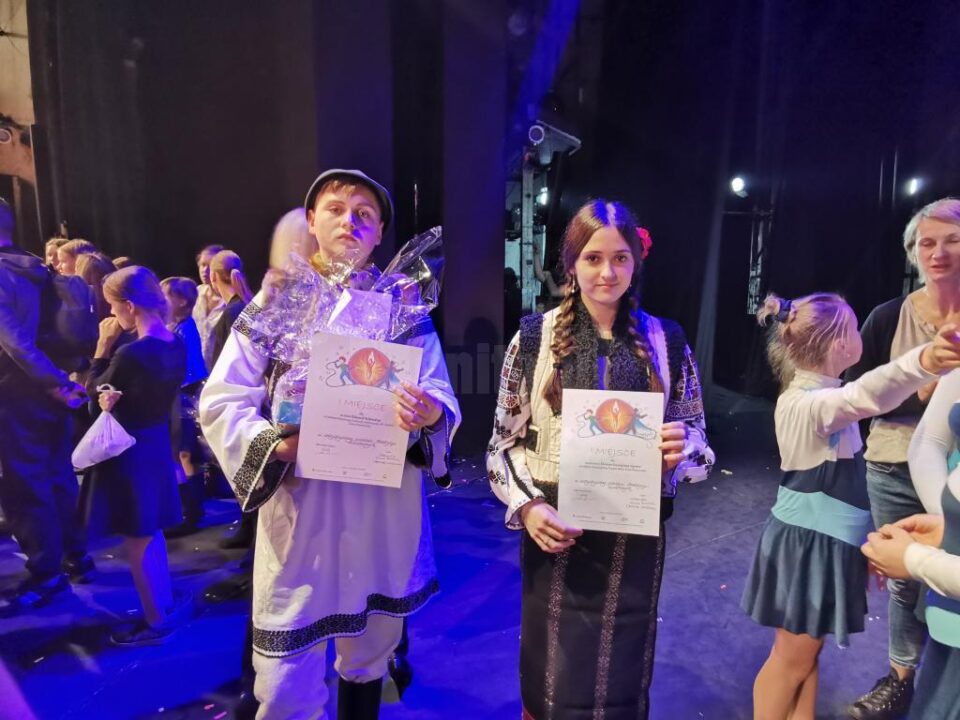 Premiul I pentru doi elevi suceveni, la Festivalul Internațional Bucurie și Zâmbet ,,S-cool show” de la Cracovia Premiul I pentru doi elevi suceveni, la Festivalul Internațional Bucurie și Zâmbet ,,S-cool show” de la Cracovia