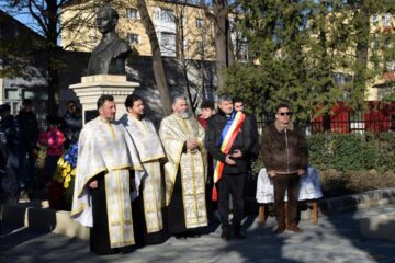Ziua Națională a României a fost marcată la Fălticeni prin depuneri de coroane de flori