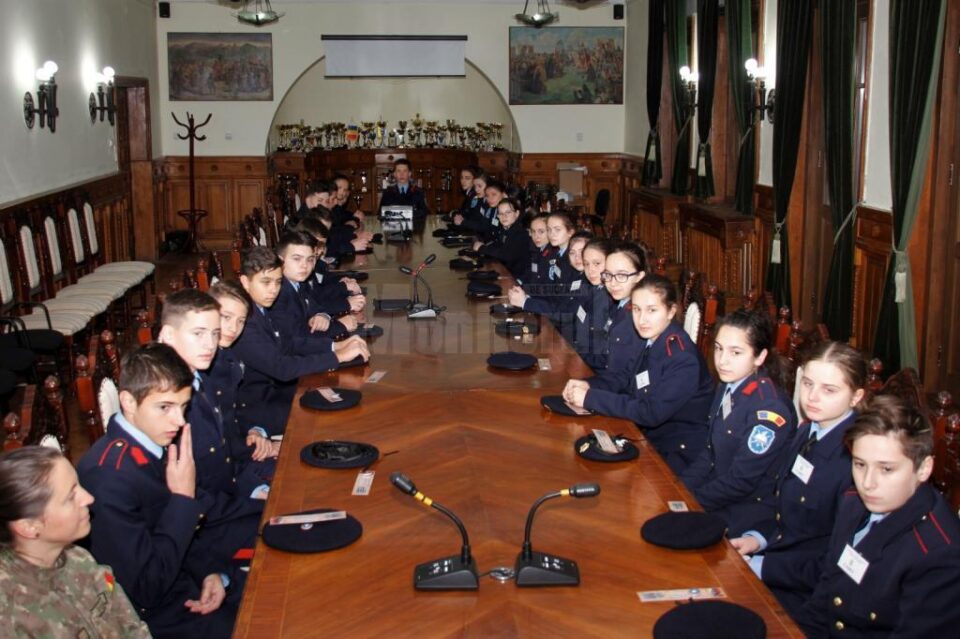 Elevi din Suceava și Iași, cadeți pentru o săptămână la Colegiul Militar „Ștefan cel Mare”