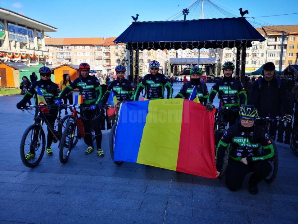 Membrii Asociației Sportive „Suceava pe Bicicletă”, prezenți la manifestările dedicate Zilei Naționale a României 3