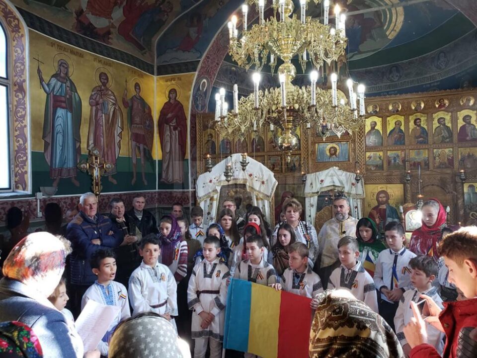 Manifestări dedicate Zilei Naționale a României în parohia Leucușești