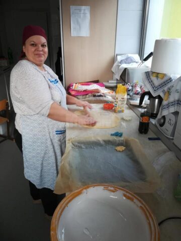 Copiii de la Centrul „Maria Ward” îi așteaptă pe rădăuțeni duminică, la Târgul de Crăciun