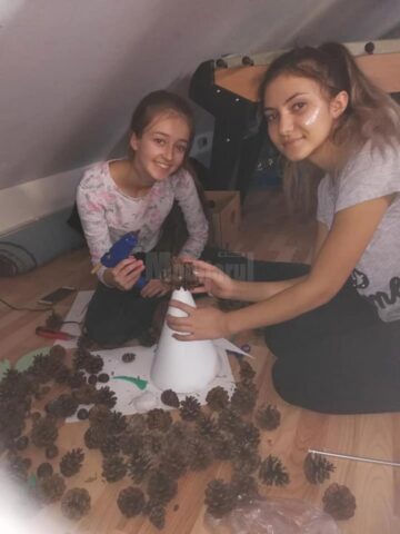 Copiii de la Centrul „Maria Ward” îi așteaptă pe rădăuțeni duminică, la Târgul de Crăciun