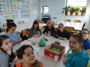 Copiii de la Centrul „Maria Ward” îi așteaptă pe rădăuțeni duminică, la Târgul de Crăciun