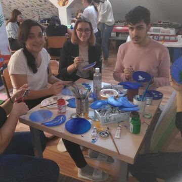 Copiii de la Centrul „Maria Ward” îi așteaptă pe rădăuțeni duminică, la Târgul de Crăciun