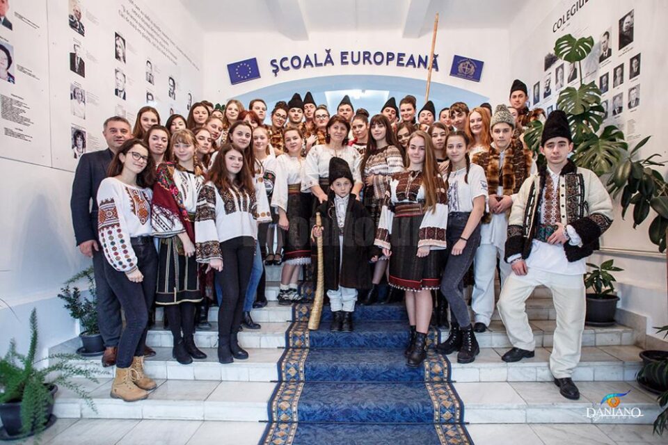 Activități culturale diverse desfășurate la Colegiul Național ,,Dragoș Vodă” din Câmpulung Moldovenesc Activități culturale diverse desfășurate la Colegiul Național ,,Dragoș Vodă” din Câmpulung Moldovenesc