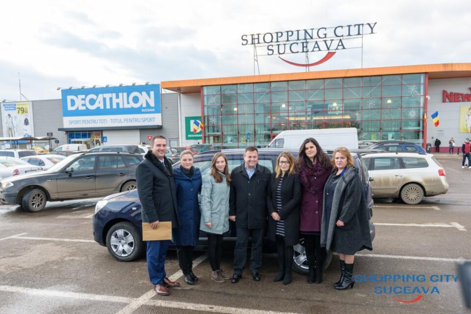 Autoturismul nou, cu 7 locuri, oferit Centrului de Recuperare și Reabilitare Neuropsihiatrică Zvoriștea 2