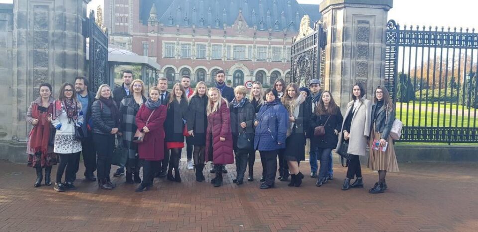 Vizită de studiu la Haga, pentru studenți și profesori ai Facultății de Drept și Științe Administrative