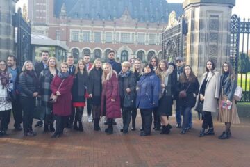 Vizită de studiu la Haga, pentru studenți și profesori ai Facultății de Drept și Științe Administrative