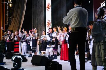 Alexandru Brădățan și invitații săi au construit o poveste plină de emoție și bucurie, din dragoste pentru tradiții și muzica populară