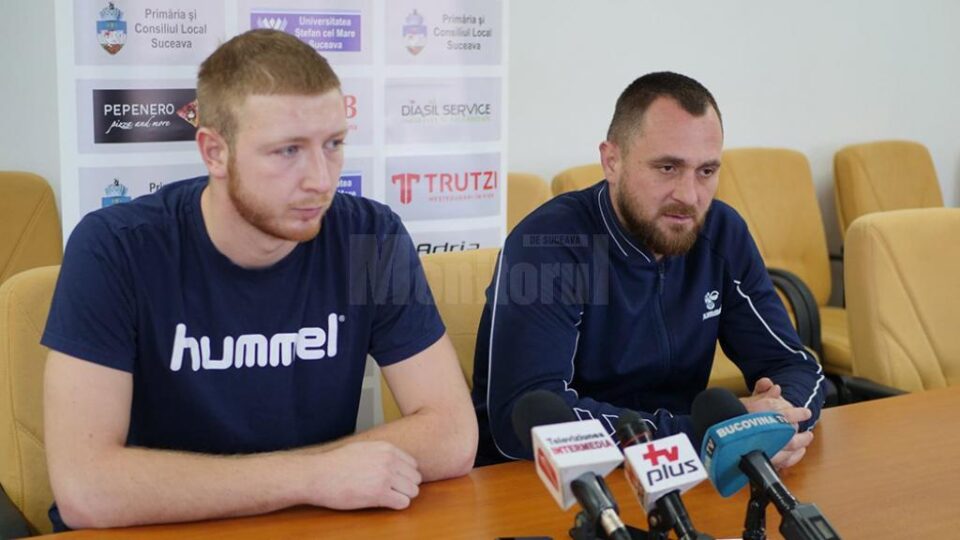 Portarul Radu Turturică și antrenorul Adrian Chiruț