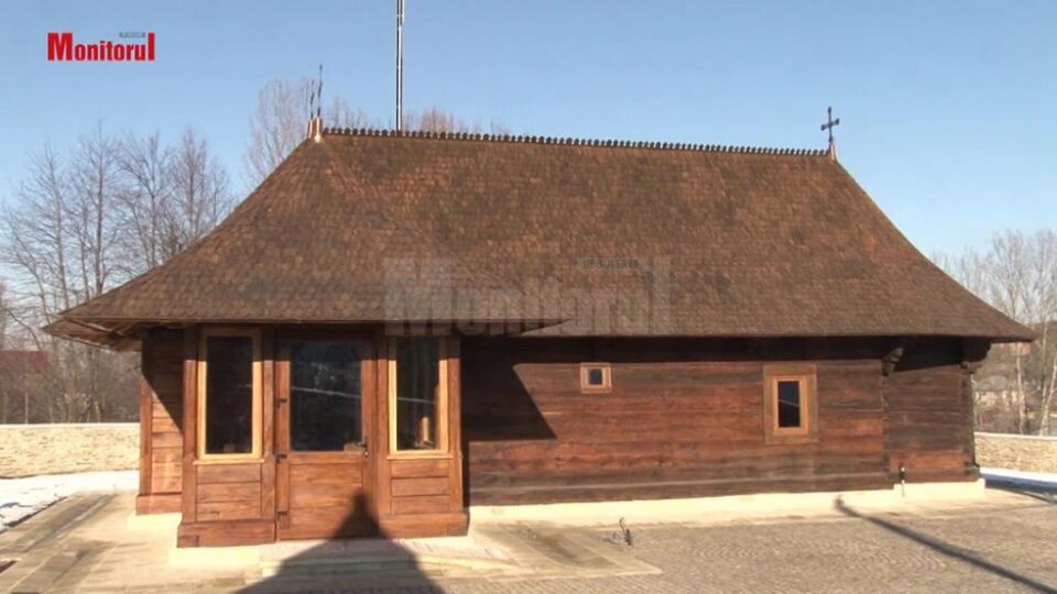 Restaurarea completă a Bisericii de lemn „Sf. Dumitru” Adâncata II, monument istoric, la final