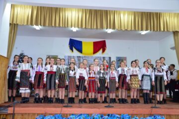 Festival-concurs de tradiții și obiceiuri, la școala din Hănțești