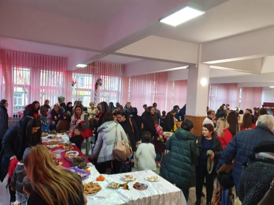 Târg de Crăciun, la Grădinița Colegiului ”Mihai Eminescu ”Suceava