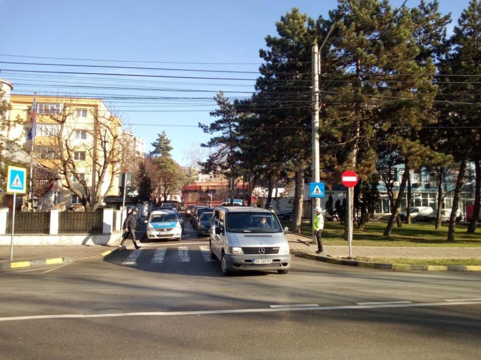 Sens unic dinspre str. Leca Morariu spre Universitate, în municipiul Suceava Sens unic dinspre str. Leca Morariu spre Universitate, în municipiul Suceava